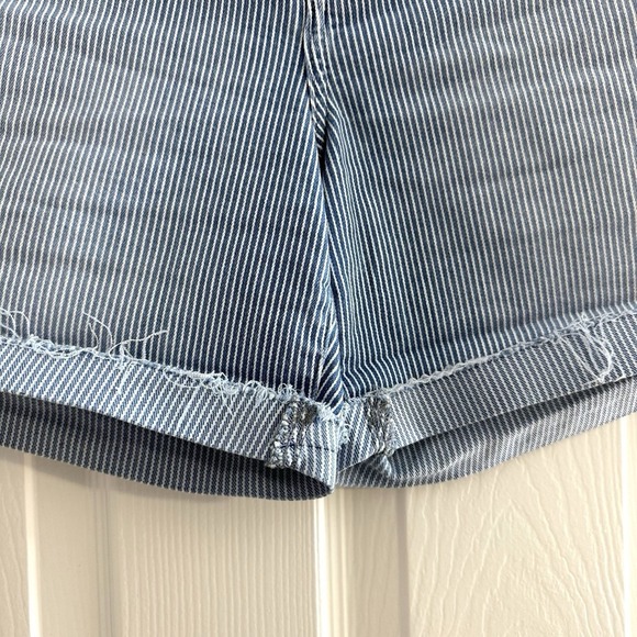 Calvin Klein Blue Striped High Rise Roll Cuff Denim Shorts Stretchy Women's 10 - Picture 3 of 6
